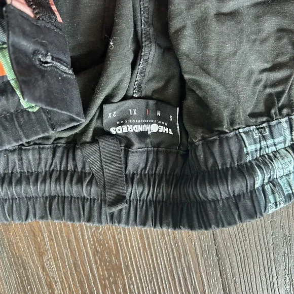 The Hundreds cargo  Print Pants - Picture 2 of 3